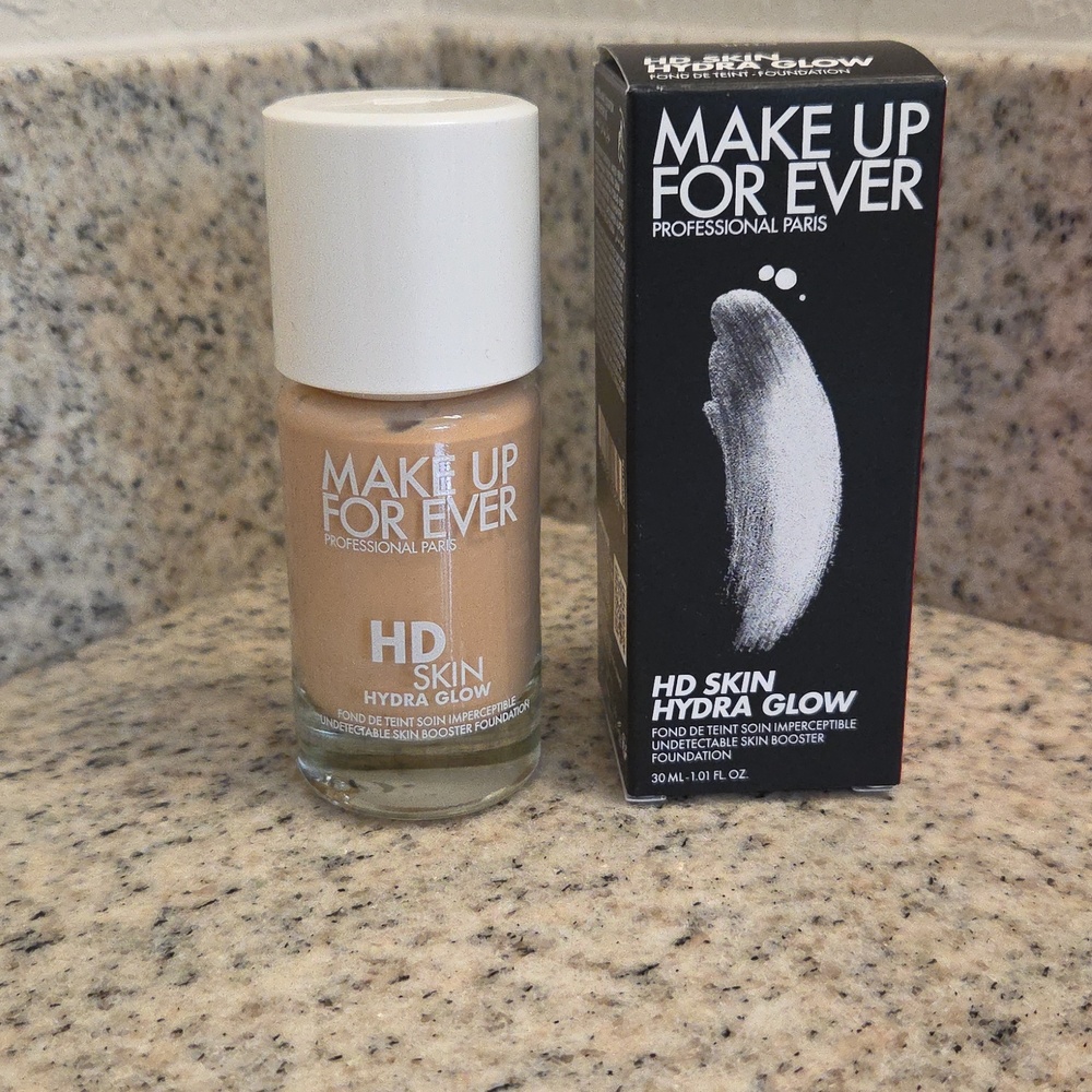 Makeup Forever HD Skin Hydra Glow Foundation in: 1N14-Beige - Picture 3 of 8
